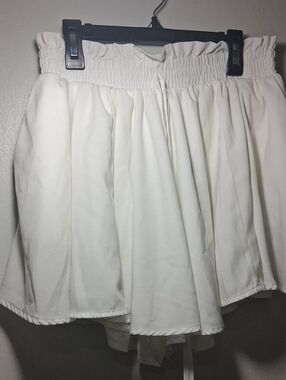 Women's White Smocked Waist Mini Skirt